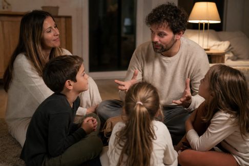 Organiser une soirée contes et légendes en famille : astuces pour captiver petits et grands