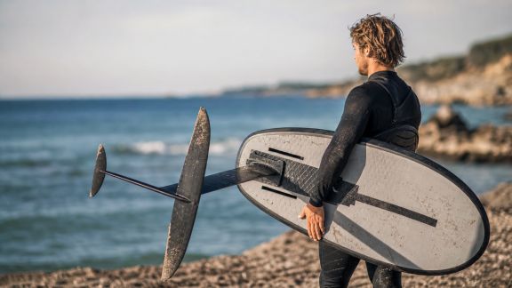 Windsurf foil : s’initier à la glisse nouvelle génération