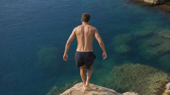 Saut en falaise : comment aborder cette discipline en toute sécurité