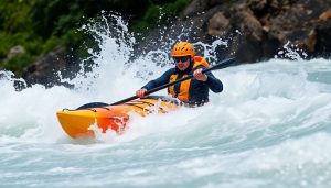 Canoë-kayak en eaux vives : quand vitesse et précision s'allient pour une expérience unique