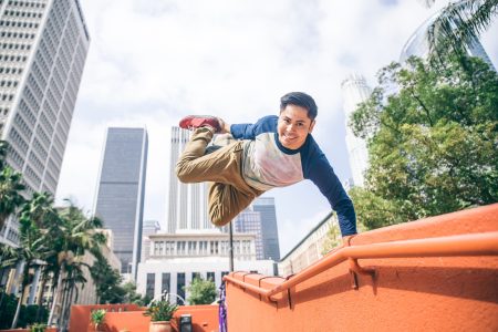 Du sol aux toits : découvrez comment le parkour repousse toutes les limites physiques