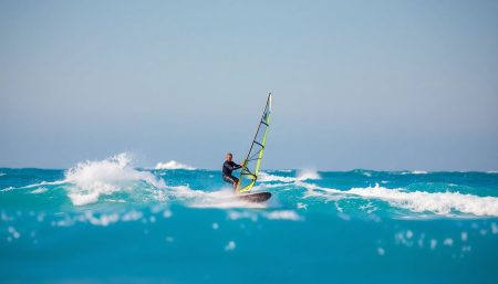 Planche à voile : devenez maître des vents et des vagues