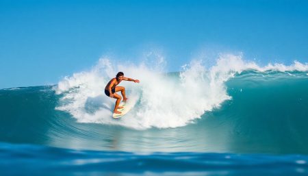 Surf : comment devenir un as des vagues en 10 leçons